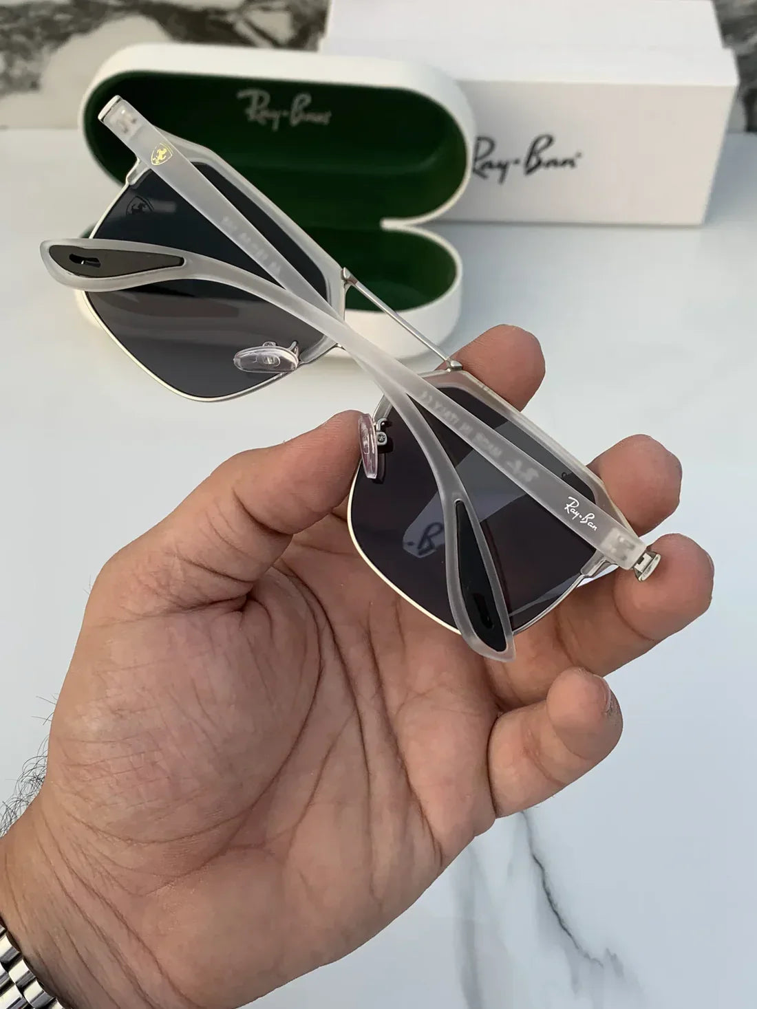 Latest Fancy All Season Special Ray Ban RB Aviator Trending Hot Favorite Fashionable Sunglass For Unisex.